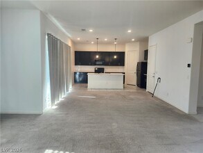853 Haven Oaks Pl in Las Vegas, NV - Building Photo - Building Photo