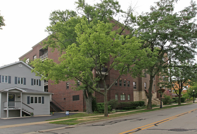 4929 Forest Ave in Downers Grove, IL - Foto de edificio - Building Photo