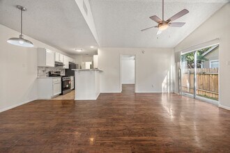 8204 West Gate Blvd in Austin, TX - Building Photo - Building Photo