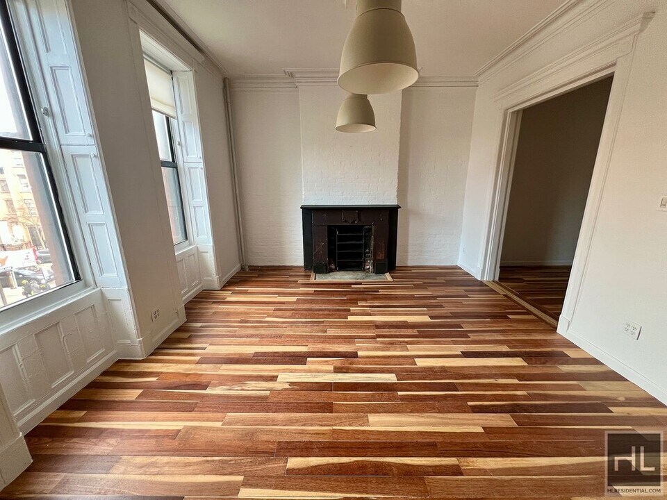 3.5BR 1BA Floor-Through By Fort Greene Park in Brooklyn, NY - Building Photo