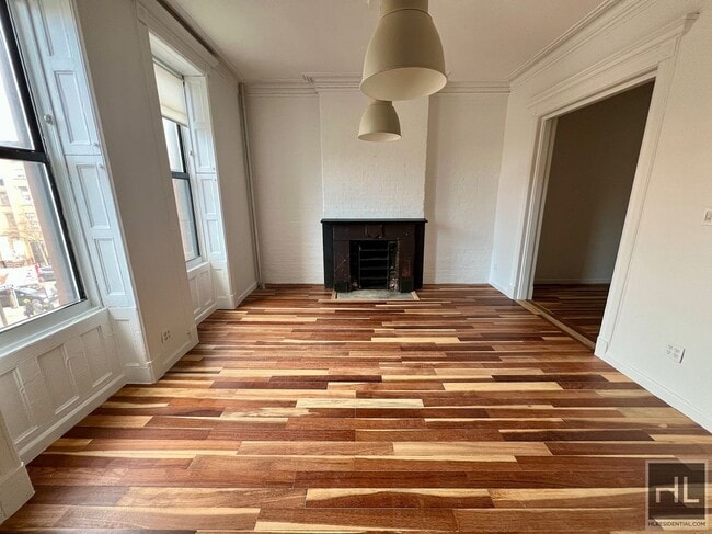 3.5BR 1BA Floor-Through By Fort Greene Park