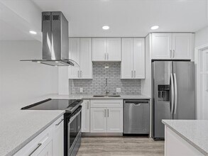 3150 N Palm Aire Dr, Unit 406 in Pompano Beach, FL - Building Photo - Building Photo