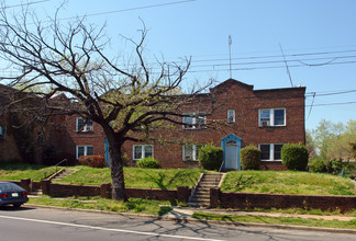 3600-3614 Rhode Island Ave in Mount Rainier, MD - Foto de edificio - Building Photo