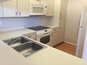 13247 Whitehaven Ln, Unit 705 in Ft. Myers, FL - Building Photo - Building Photo