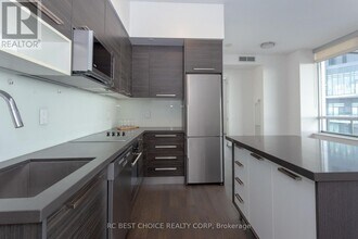 36 Park Lawn Rd in Toronto, ON - Building Photo - Building Photo