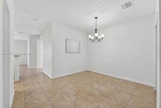 728 NE 34th Ave in Homestead, FL - Building Photo - Building Photo