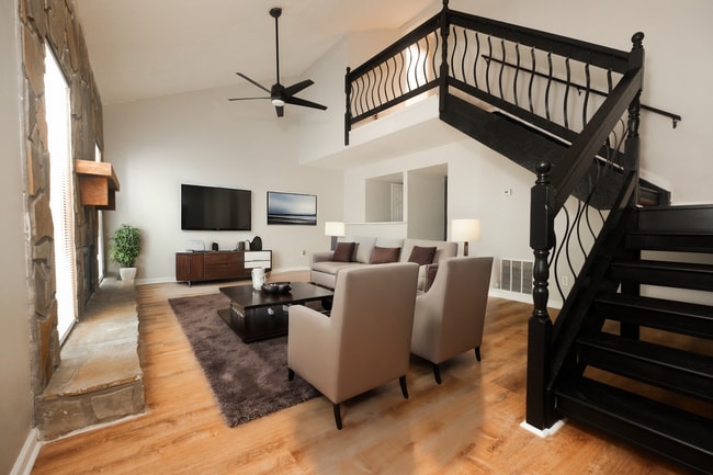 246 Toweridge Dr SW in Marietta, GA - Foto de edificio - Building Photo