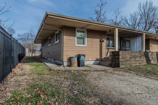 508 N Garfield Ave in Champaign, IL - Building Photo - Building Photo
