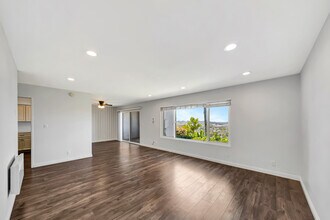 3606 Vista Rey, Unit 19 in Oceanside, CA - Building Photo - Building Photo