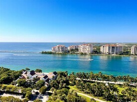 400 South Pointe Dr in Miami Beach, FL - Building Photo