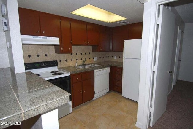 700 W University Dr in Tempe, AZ - Building Photo - Building Photo