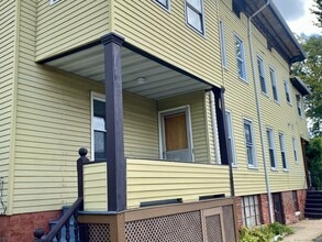 369 Park St in New Britain, CT - Building Photo - Building Photo