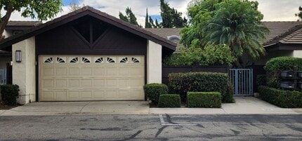 1255 N Diamond Bar Blvd in Diamond Bar, CA - Foto de edificio - Building Photo