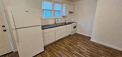 1189 NY-52-Unit -9 in Loch Sheldrake, NY - Building Photo - Building Photo