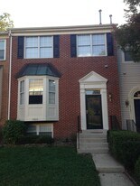 47633 Comer Sq in Sterling, VA - Building Photo
