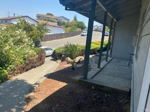 701 Pope Dr in Vallejo, CA - Building Photo - Building Photo