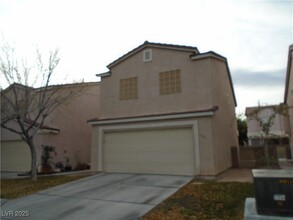 5371 Hanging Tree Ln in Las Vegas, NV - Building Photo - Building Photo