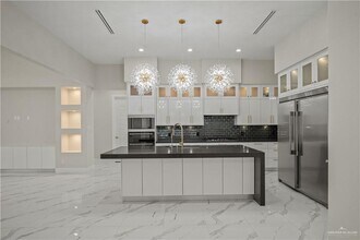 26 Hart St in Edinburg, TX - Building Photo - Building Photo