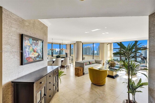 1000 W Island Blvd in Aventura, FL - Building Photo - Building Photo
