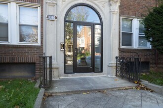 Foulkrod Manor LLC in Philadelphia, PA - Foto de edificio - Building Photo