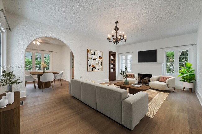 633 Alcazar Ave in Coral Gables, FL - Building Photo - Building Photo