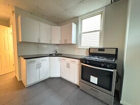 346 Armstrong Ave, Unit 2 in Jersey City, NJ - Building Photo