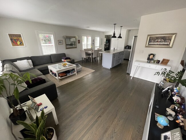 property at 541 Gravilla Pl