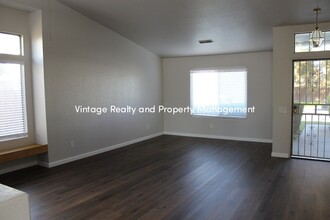 3375 Buttrick Ln in Stockton, CA - Building Photo - Building Photo