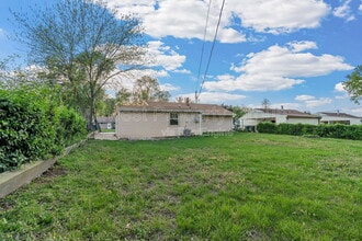 5520 Holborn Dr in St. Louis, MO - Building Photo - Building Photo