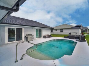 2 Cedar Ct in Palm Coast, FL - Foto de edificio - Building Photo