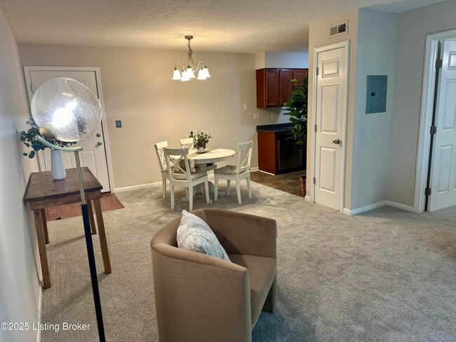 219 Middletown Square in Middletown, KY - Building Photo - Building Photo