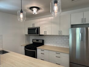 508 Blackson Ave unit A in Austin, TX - Building Photo - Building Photo