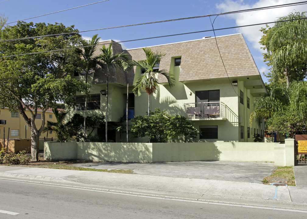 13030-13090 NE 6th Ave in North Miami, FL - Building Photo