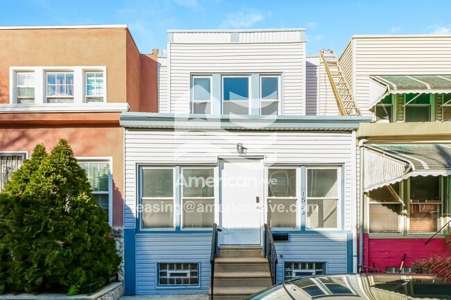 property at 1533 S Vogdes St