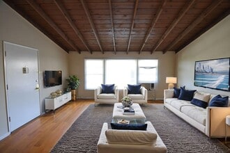 14830 Dickens St in Los Angeles, CA - Building Photo - Building Photo