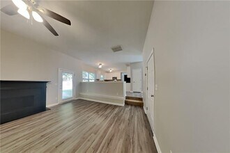 1420 Rocky Shoals Ln in Suwanee, GA - Building Photo - Building Photo