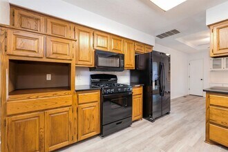 305 Grand Fork Rd in Edmond, OK - Building Photo - Building Photo