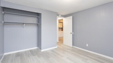 Clayborne Flatz in Kalamazoo, MI - Building Photo - Interior Photo