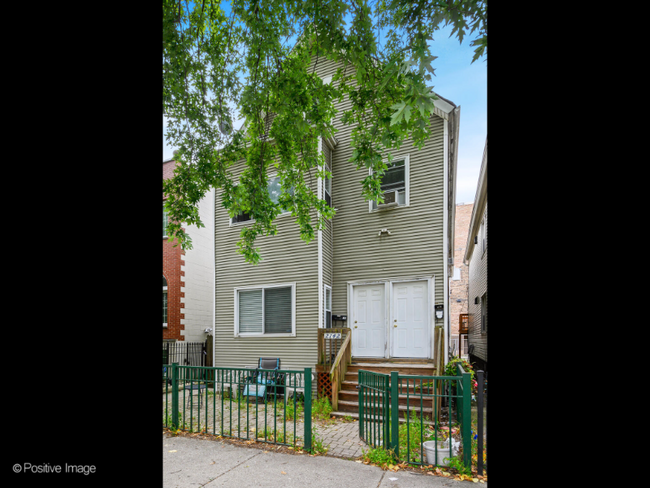 2142 N Maplewood Ave in Chicago, IL - Building Photo - Building Photo