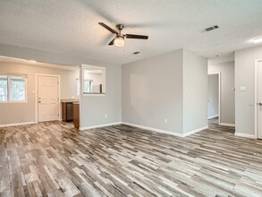 5000 Savorey Ln in Austin, TX - Building Photo - Building Photo