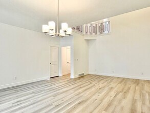 13961 S Champlin Peak Dr in Herriman, UT - Building Photo - Building Photo