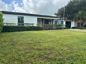 2940 Cherokee Rd in West Palm Beach, FL - Building Photo - Building Photo