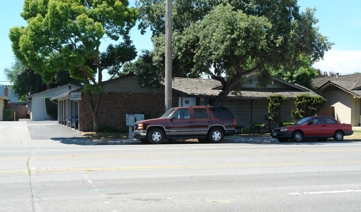 3190 Homestead Rd in Santa Clara, CA - Foto de edificio