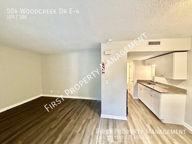 504 Woodcreek Dr in Rossville, GA - Building Photo - Building Photo