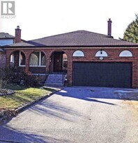 56 Fairchild Ave in Toronto, ON - Building Photo