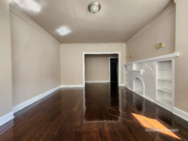 6957 S Eggleston Ave in Chicago, IL - Building Photo - Building Photo