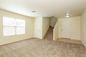 1360 E Clifton Ave in Gilbert, AZ - Building Photo - Building Photo