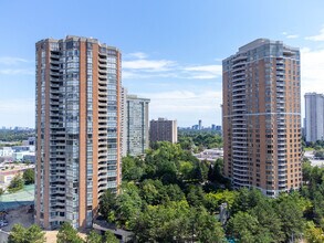 The Classic in Toronto, ON - Building Photo - Building Photo