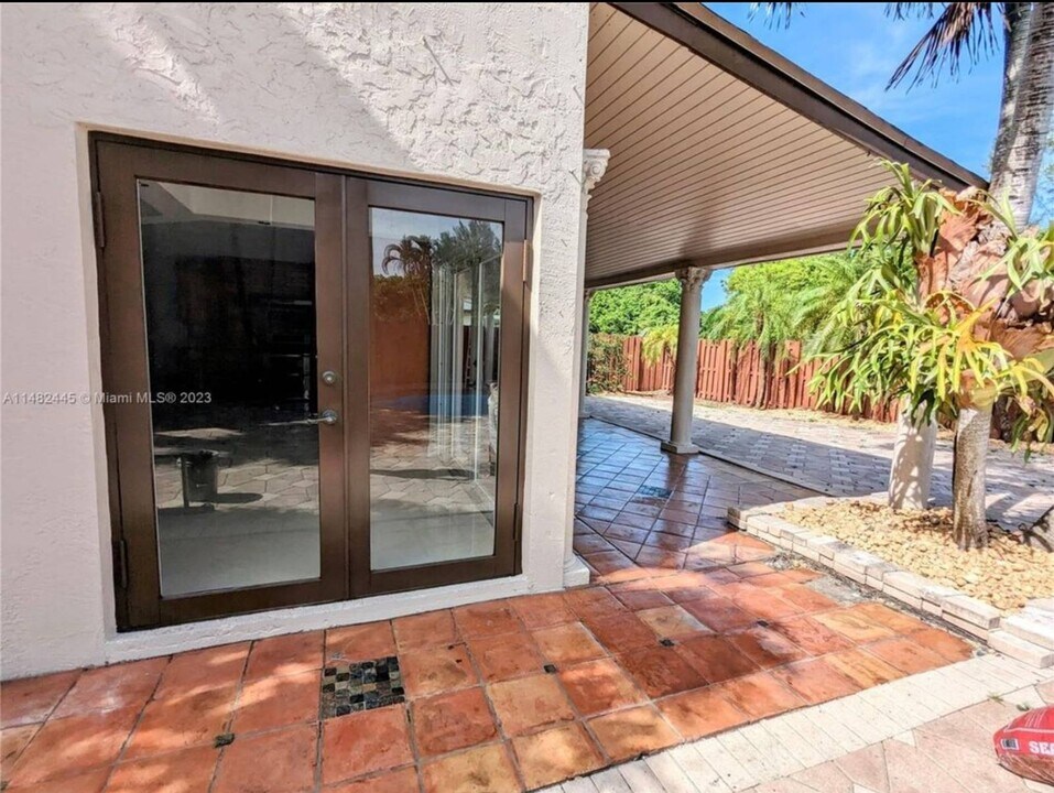 12969 NW 11th Terrace in Miami, FL - Building Photo