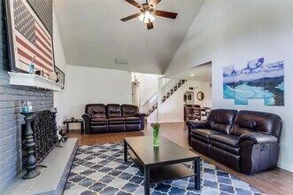 2223 Big Bend Dr in Carrollton, TX - Building Photo - Building Photo